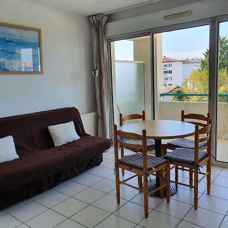 Appartement Golf Et Nivelle Avec Piscine Et Parking Ciboure Exterior photo